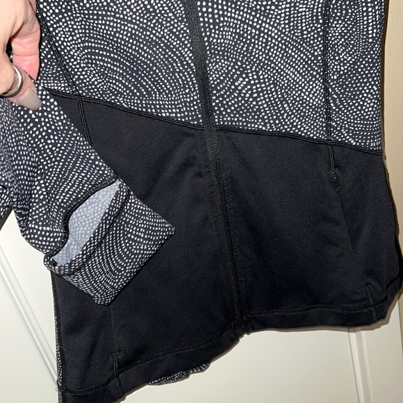 Lululemon polkadot zip up workout jacket - Picture 4 of 4